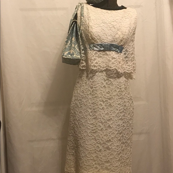 Vintage cream lace dress - Picture 3 of 8